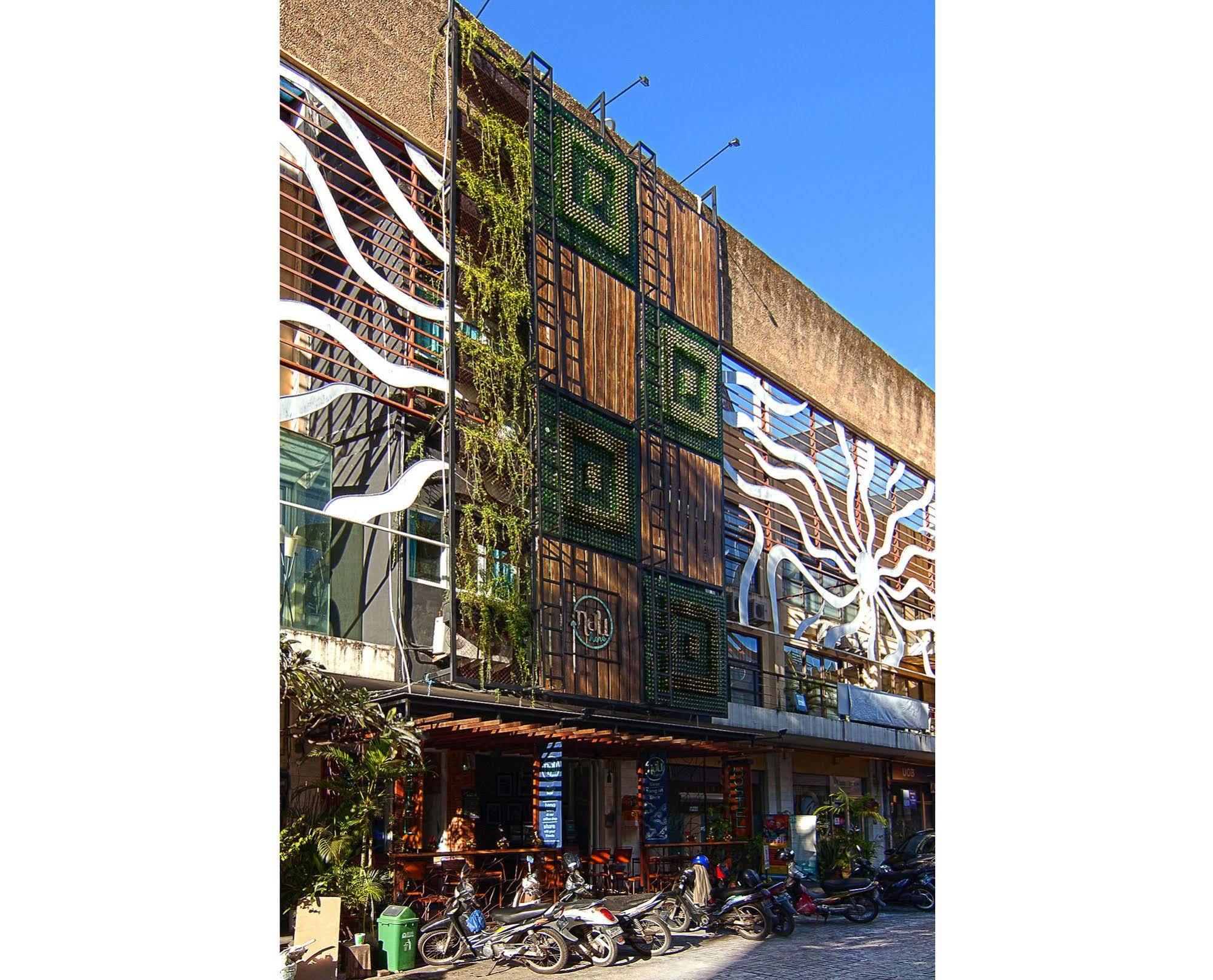Nau Here Hostel Kuta Lombok Exterior foto